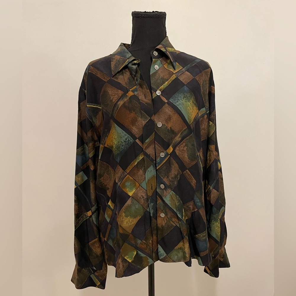 Geometric Patterned Button-Up Shirt